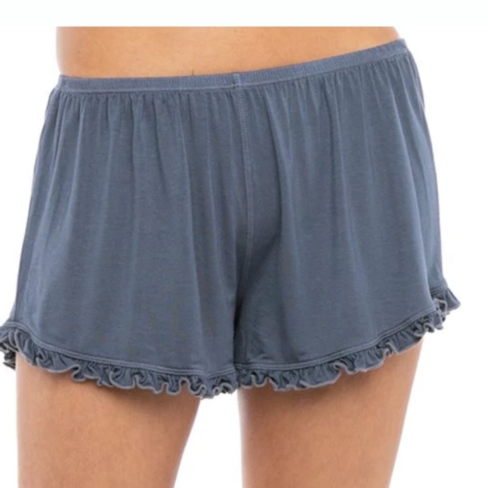 Hard tail short